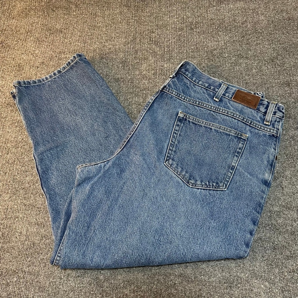 LL Bean Comfort Waist Jeans Mens 42x30 Blue Denim Relaxed Straight Leg 250265